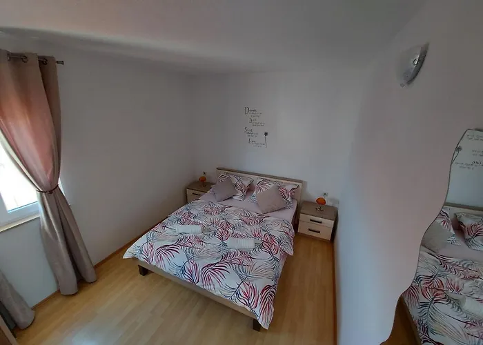 Karlo Apartamento Bol