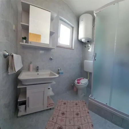 Apartment Karlo Bol